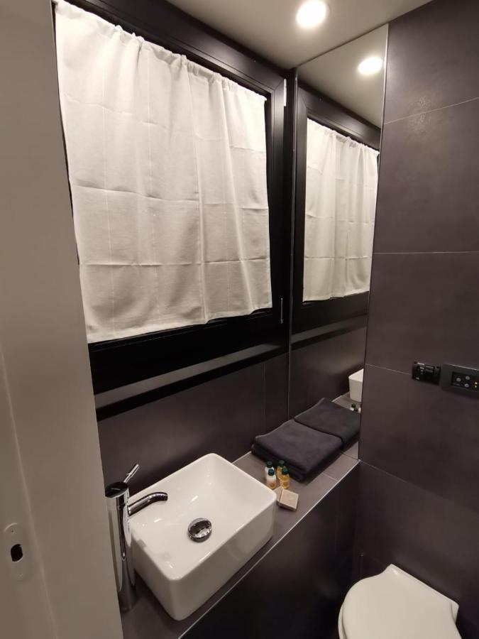 La Dolce Vita House Boat 호텔 Lisanza 외부 사진