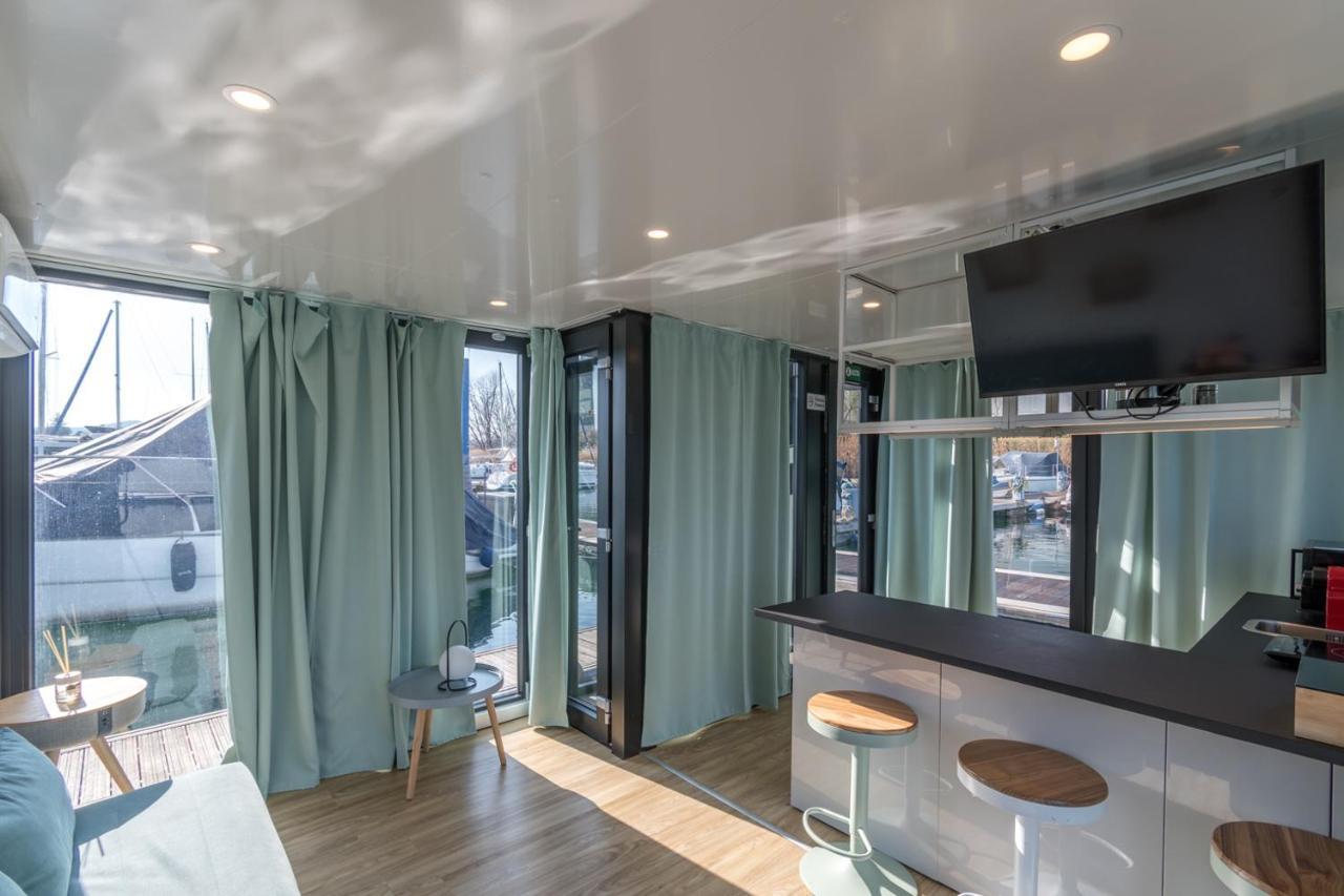 La Dolce Vita House Boat 호텔 Lisanza 외부 사진