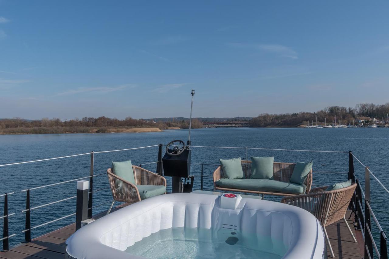 La Dolce Vita House Boat 호텔 Lisanza 외부 사진