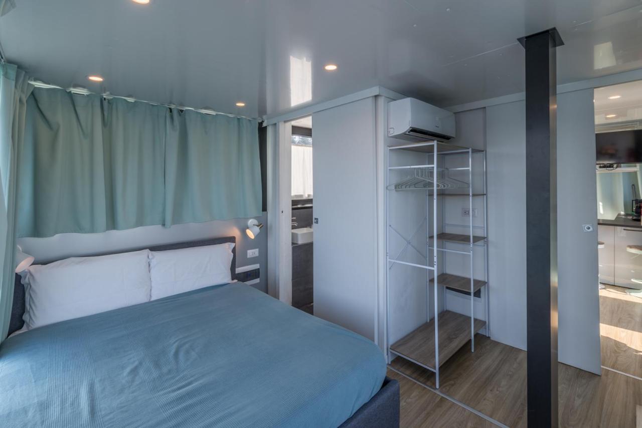 La Dolce Vita House Boat 호텔 Lisanza 외부 사진